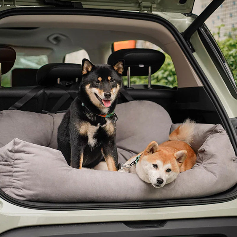 犬用旅行用ソファ — 車内の快適さと安全性