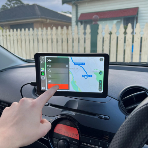 מערכת מולטימדיה לרכב — מסך HD ו-CarPlay אלחוטי