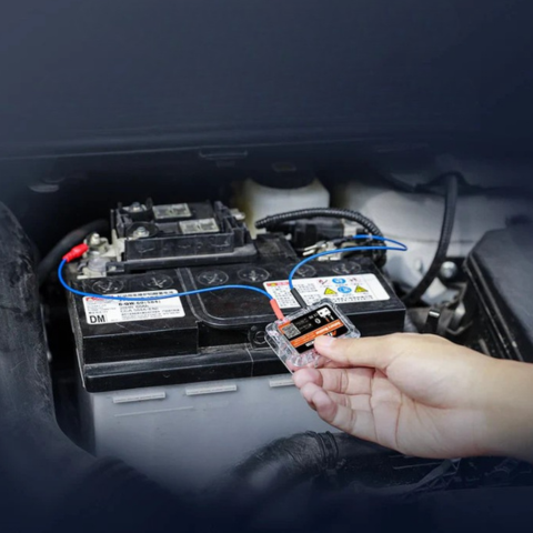 Tester di Batteria per Auto con Monitoraggio Bluetooth — Verifica Veloce e Prestazioni Ottimali