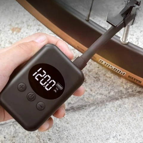 مضخة هوائية محمولة للدراجة 150PSI — مدمجة وسهلة الحمل 